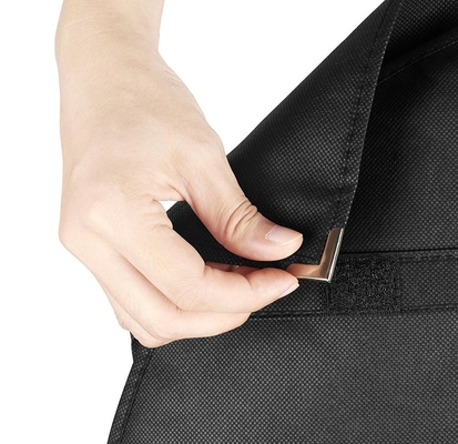 El OEM a prueba de polvo 260gsm de los 60x100cm personalizó el bolso para hombre del traje